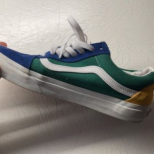 VANS size 9 color block shoe